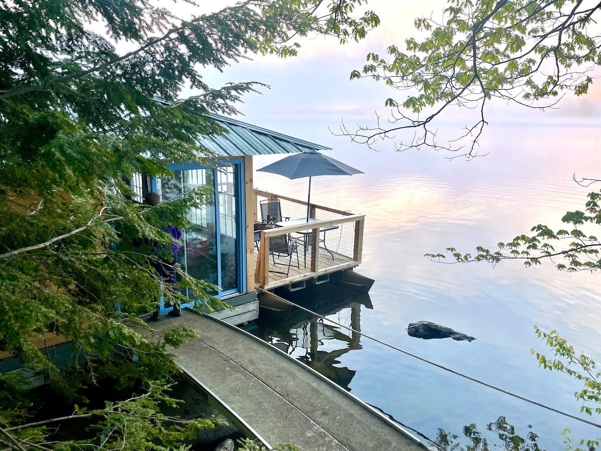 Floating Island Cabin (Nautilus Waterhouse)